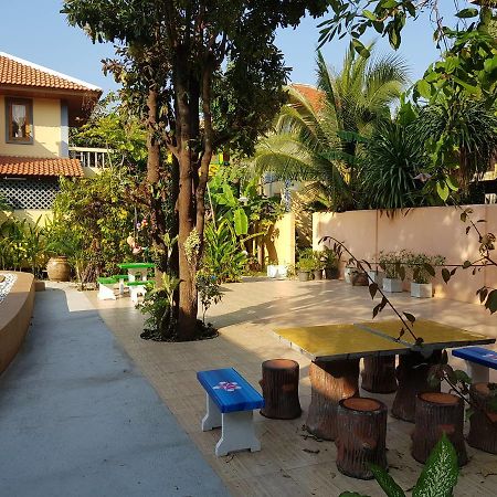 Arerayah Beach Resort Pran Buri Exteriör bild